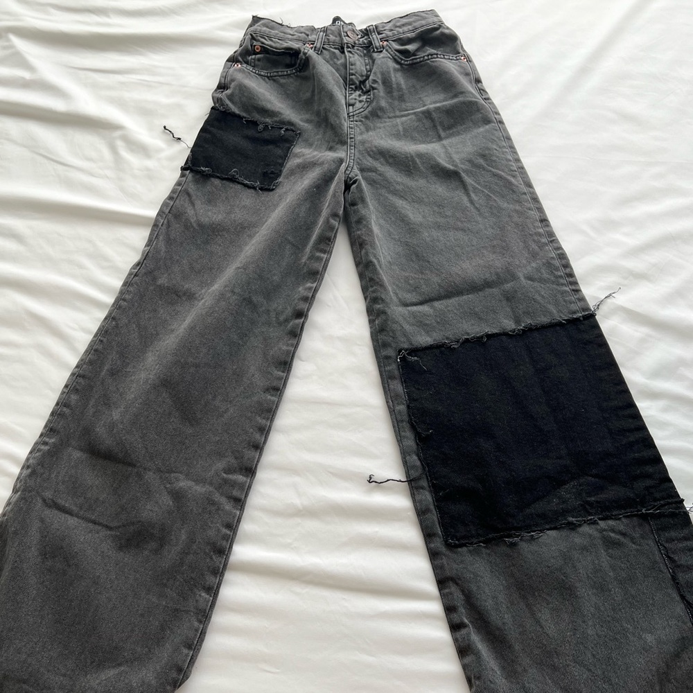 BDG Urban Outfitters Size 26 High Rise Puddle Jeans. Never worn. So flattering!